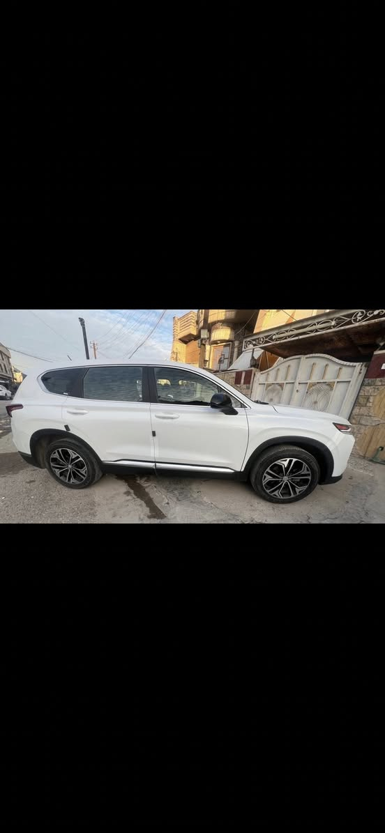 للبيع او مرارس / سنتافيا 2019 امريكي محرك 4 سلندر نص مواصفات بيها  رادار امامي وخلفي وجانبي وتوقف ذاتي واطفاء محرك بالازدحام ومانع تزحلق وقياده ذاتيه وحساسات وشاشه ودبل كامره لايت زنون وبعد بيها مواصفات سياره مكفوله برغي مامفتوح بيها وحادثها فقط دعاميات وصبغ كصه البنيد مكفوله شواصي ولغود وتكم كلها ليبل واحد وسنويه وهزه وارقام جديده وحاظر لتحويل عنوان بغداد السعر / 168 وبيها مجال لشراي الجاد / ***********
