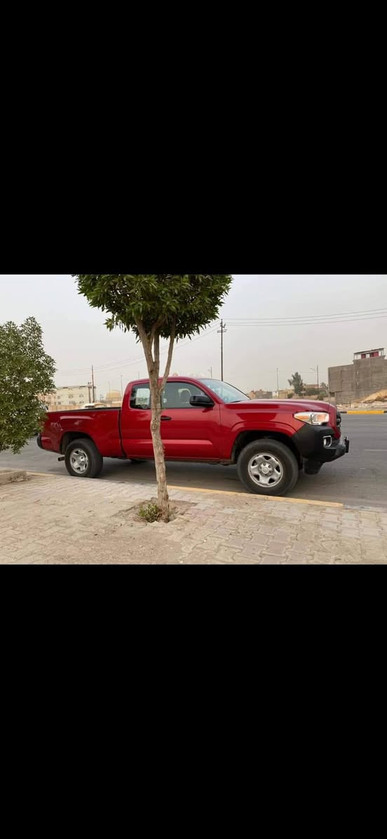 تيوتا تاكوما موديل ٢٠١٩ سيارة ٤ سلندر اقتصادية وناعمه جدا وسيارة جديده وبحاله ممتازه وحادث باب البدي جدا بسيط للاستفسار ***********

