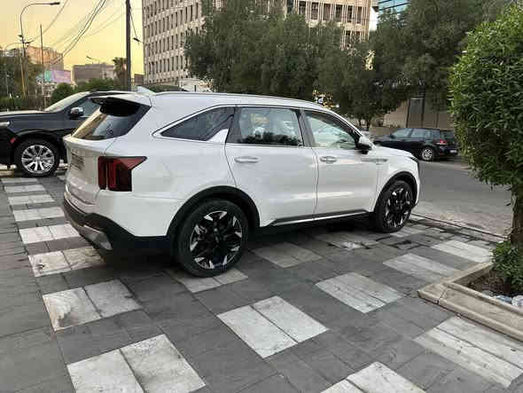 السلام عليكم .للبيع سورنتو 2025 خليجية مكفوله كفاله عامه 
رقم بغداد ب اسمي محرك 4 سلندر  ماشية 6 الاف فقط 
ويل 20 
صندوك كهرباء 
انارة محيطية 
كير ماوس 
3 قطع تبريد 
7 راكب 
السعر 290 
الاستفسار الاتصال على رقم ***********
مكان السيارة الناصرية قضاء الرفاعي
