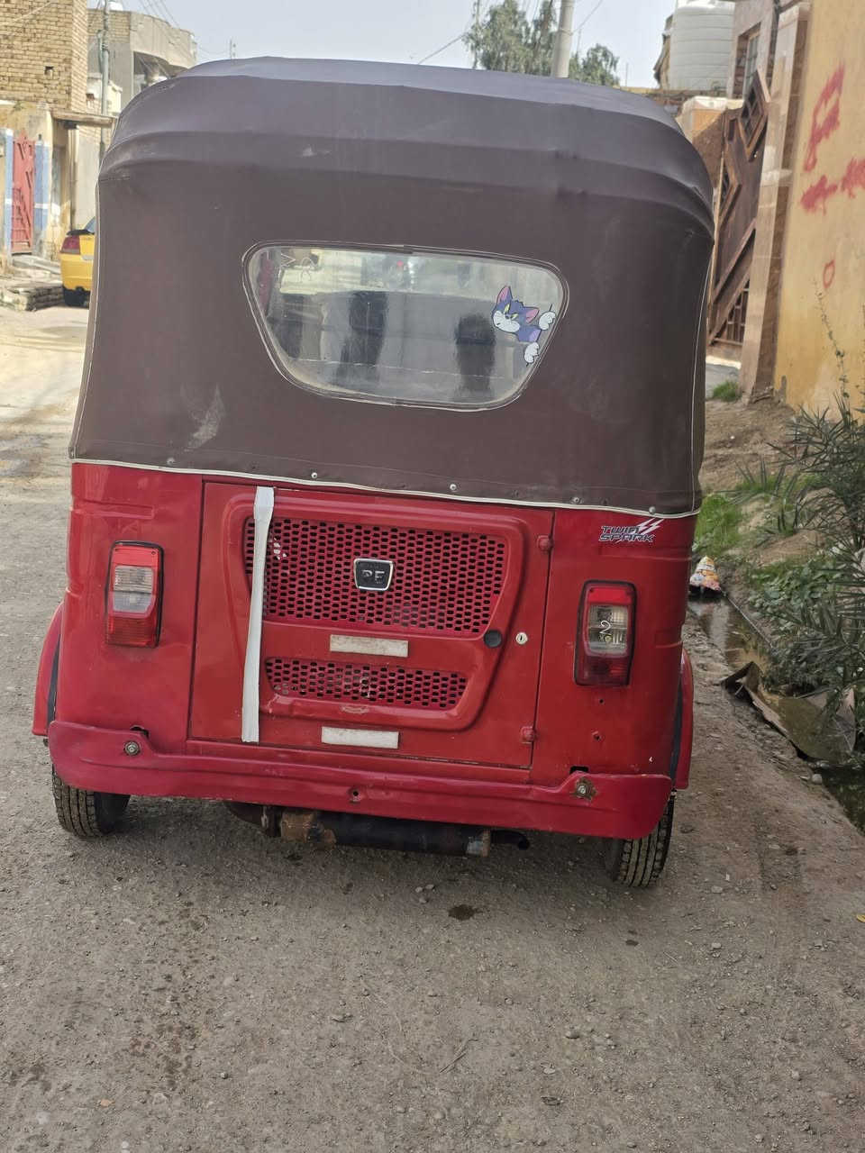 سلام عليكم تكتك موديل 21\شهر 8
كفاله التكتك ما عده ضربه بل صفحه تكتك مال جناي 
كشرته نضيفيه محرك كفاله لا تنقيص ولا تبخير 
سعره 7500والشراي يشلع عيوني رقم الواحات ما طلعه 
*********** مداور ثاني يوم
