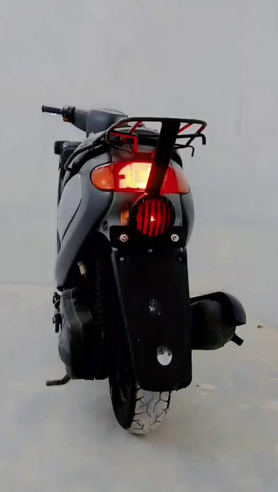 سلام عليكم للبيع دراجه 60 أم برده فول دراجه ما توكفك أصلن واضها عندك بل تصوير/فقط نقصها جبنا مال اكسن و بريك أمامي/سعر 275 قفل/عنوان بغداد جسر ديالى كرغولية قرب أسواق أسطنبول/الاستفسارات فقط/هاتف رقم ***********
