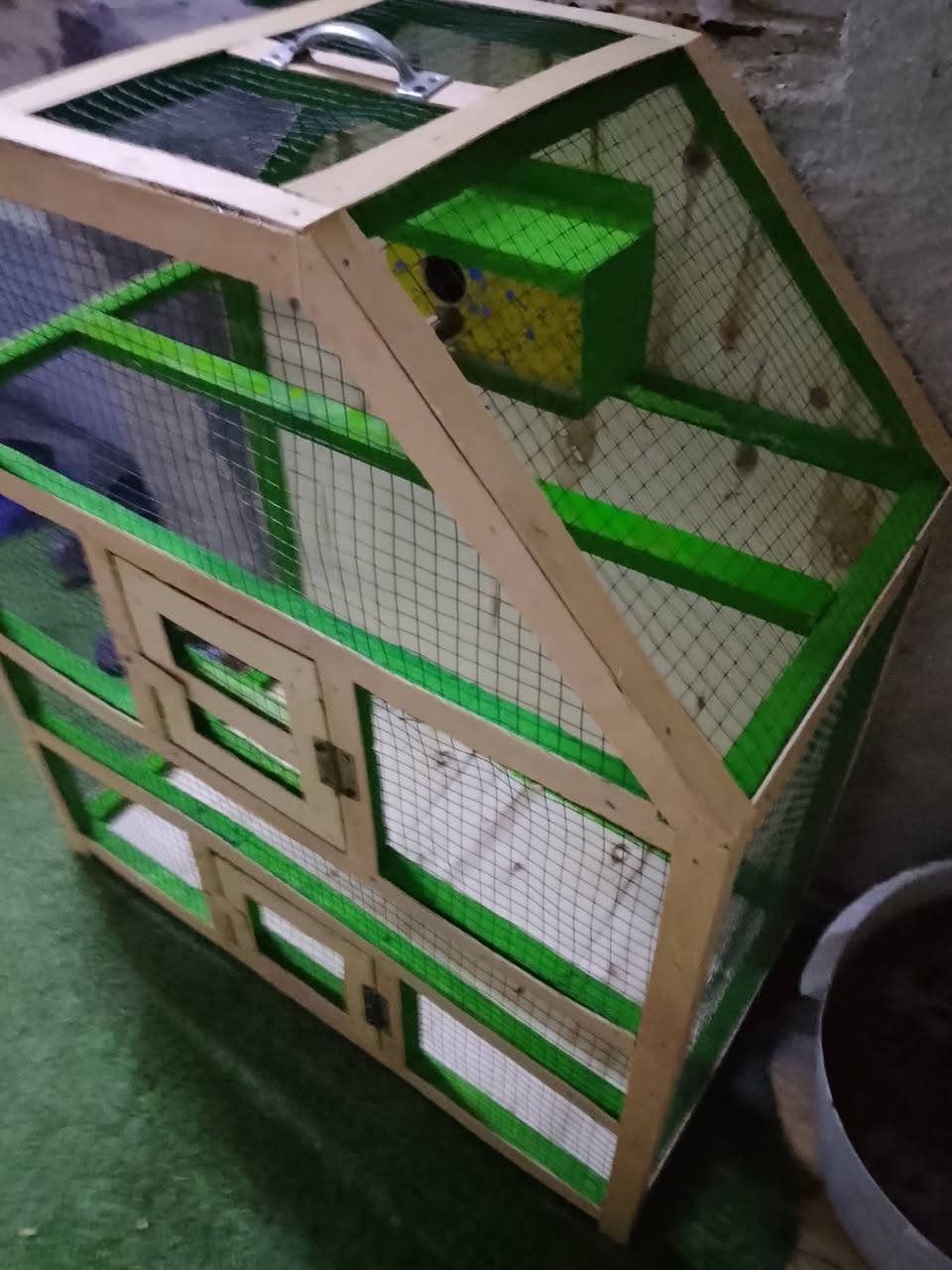 السلام عليكم قفص البيع السعر 25 وبي مجال بسيط الشراي رقم *********** شراي اتصل
