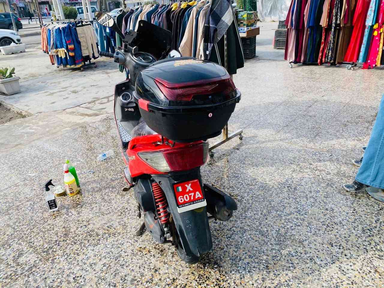 .سلام عليكم دراجه سكنس فحل كوري دراجه كابريتر مكفوله من التاير للتاير مبدل بيهه بس ولفات فقط سعره خاص الدراجه مكمركهه ومدكوك شاصيهه باقي فقط تروح ترقم بل زايد يكلف 250 للبيع لو للمراوس *********** مكاني دوره الصحه موديل 2013
