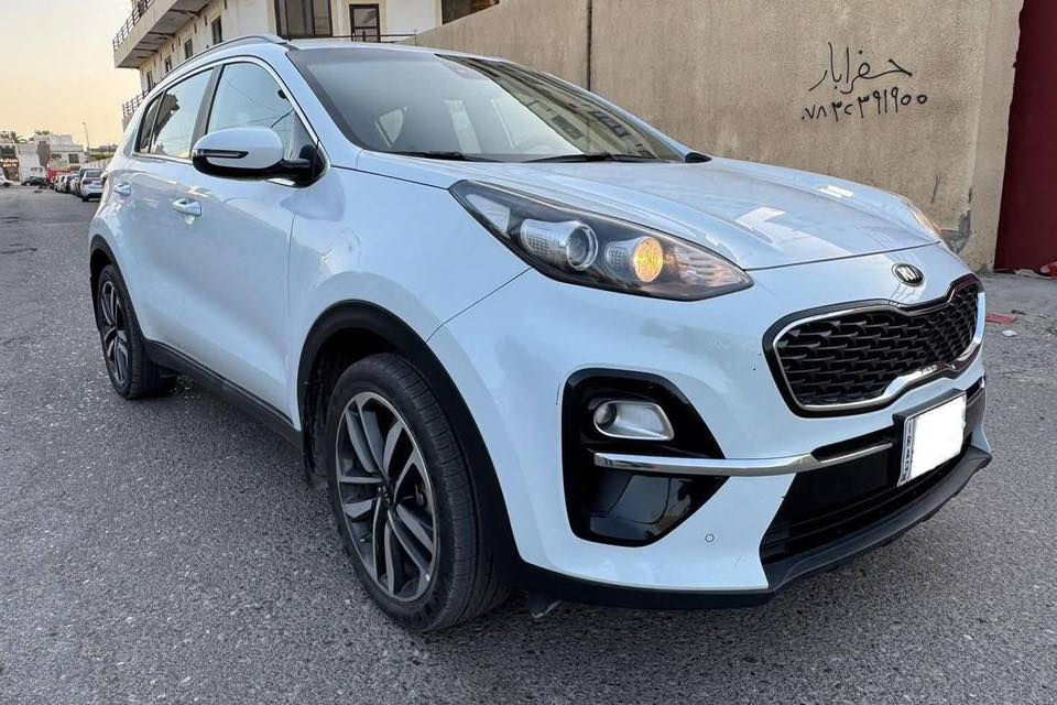 كيا سبورتاج خليجي 2019 
محرك 2000 دوش 
المسافه المطوعه 91 الف كيلو 
رقم بغداد مشروع وطني تحويل مباشر 
السياره مكفوله من الصبغ والتبديل والضربه القويه واللغود والشواصي ( عدى بارد بل جاملغ جه السايق + شخط بل باب الخلفي جهة السكن ) وموضح بل صور
تبريد قطعتين 
الداخل لونين اسود وبيجي 
كشنات مخمل وجلد بلادي 
شاشه وكامره خلفيه 
شاشه اعطال 
حساسات اماميه وخلفيه بلادي
مري شفط + اشاير بل مري 
وضعيات القياده ( Sport و Normal و Eco ) 
سويج اصليه عدد 2 مال شركه 
مكان السياره / بغداد اليرموك
***********
مستعجل ع بيعته 
اتصل ع رقم وتدلل
