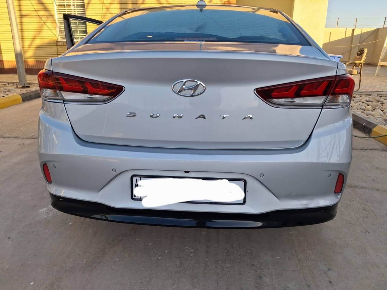 السلام عليكم
للبيع
سوناتا موديل 22 رقم اربيل سياره جاهزة من كلشي
السيارة فول مواصفات حساسات هاند بريك مرايات شفط 
السيارة بيها بس تبديل بكوريا باقي التفاصيل والسعر اتصل وتدلل ***********
