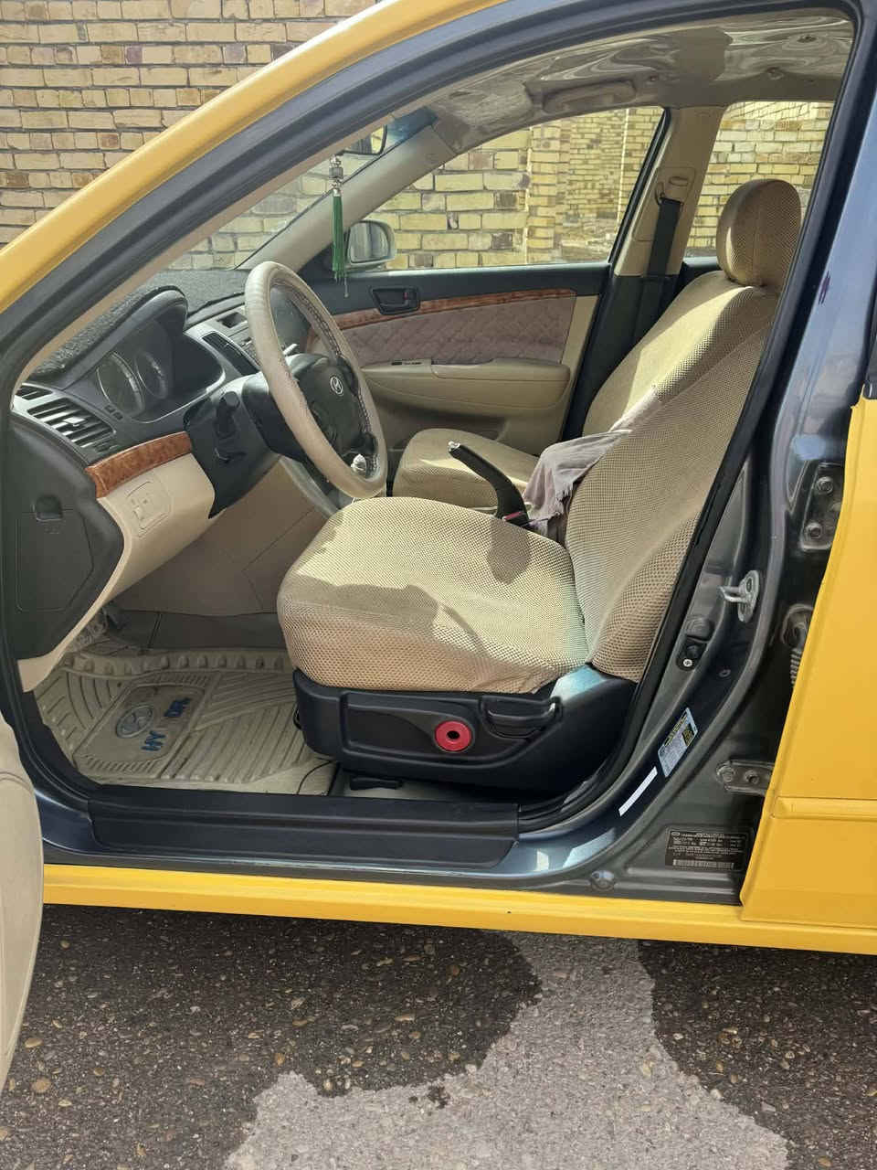 سلام عليكم سوناتا البيع سياره خير من الله تخم تاير حداديه جديده وارد أمريكي 2400 مكينته دواخل عسلي غرفته كله،جديد، مابيه،اي نقص ***********
