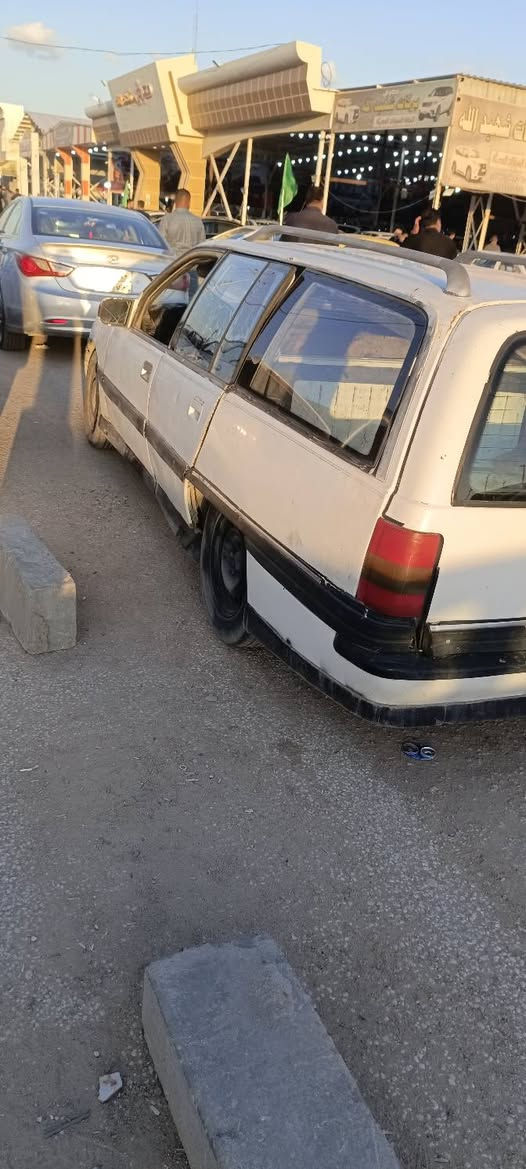 السعر ١٠ ورقات
سيارة اصوليه 
راعيها موجود بالنجف
 رقم قادسية 
محرك راس الثور
السنويه الاصليه ضايعة 
عليها غرامه ماعرف شكد اقل ٥٠٠ ماينزل من ١٠ ورقات
(( لاتتصل اذا مو شراي *********** ))
