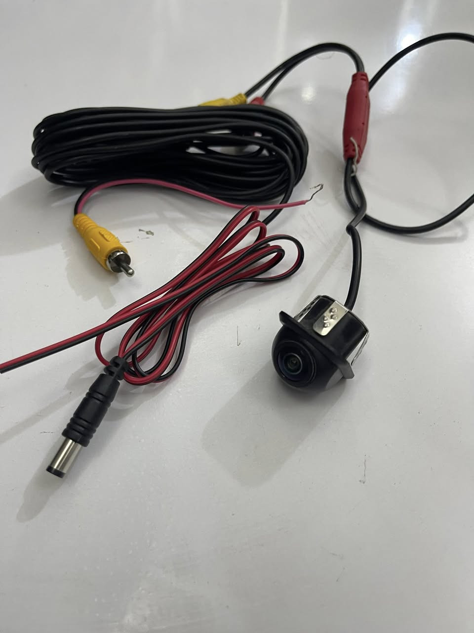 الشاشه نباعت بلعافيه على الاخذها بقت الكامرا الاصليه فتحتها من سيارتي نيسان  موديل ٢٥ الي تجي مشدوده بيها  وضوحها كلش قوي سعرها سعرها ٣٠ مع التوصيل   ***********
