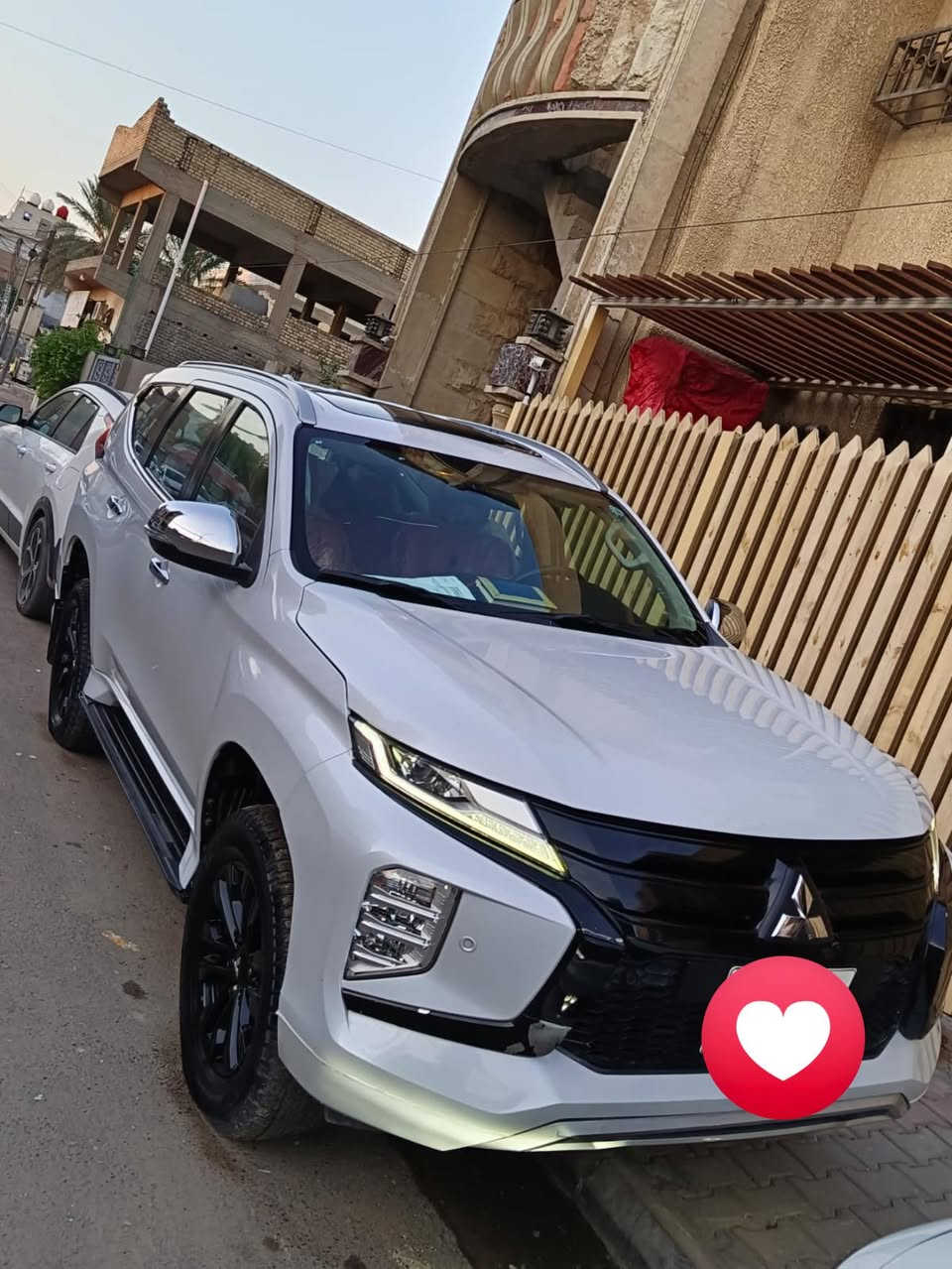 تحكم ستيرن
شاشة عدادات
شاشة اندرويد 
٦ سماعات 
٧ راكب 
مقاعد جلد 
داخل احمر و اسود لامع
دفع خلفي و دفع رباعي
لدات امامي و خلفي 
فتحة سقف
ويل ١٨
Black edition 
تطعيمات كروم و اسود 
سبير منازل 
كشافات ضباب 
محرك 3000 v6
كير 8 نمر 
حساسات امامي خلفي 
كامرة خلفيه 
مري شفط 
ماشية 40500 كيلو 
مكفولة ما عده بارد و تكحيل بجاملغ الخلفي عكس السايق اصبعين
تبريد 3 قطع 
تخم تايرات جديد
منافذ شحن usb خلفيه عدد 2 
مرايه تعتيم ذاتي
كرسي السائق كهربائي
بعد بيه هواي مواصفات 

سعر سياره ٢٤٩ ورقه وبيه مجال عنوانه بغداد الاعظميه 
رقم هاتف ***********
