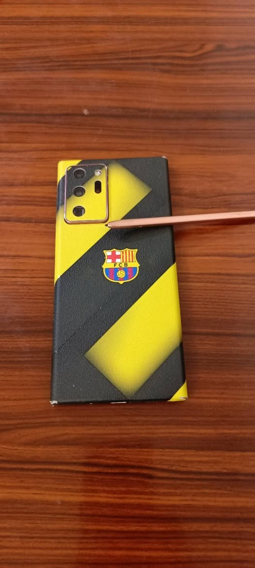 للبيع سامسونگ نوت 20 ألترا 5G
• ذاكرة 256GB
• رام 12GB
• الجهاز بلادي، وكلشي شغال (شبكة، واي فاي، كاميرات، سماعات، شحن، وقلم).

• يحتاج تبديل شاشة، تشتغل بشكل جزئي وبيها تشويش.
• الظهر مفطر وعليه تغليف جلد 360.
• الجهاز نظيف، وأذكر جميع العيوب بكل أمانة.

 السعر: 90 ألف ، وبيه مجال بسيط.
الديوانية قضاء الشامية ، وما عندي خدمة توصيل.
للاستفسار مراسلة الخاص.


**إذا كنت صاحب هذا الإعلان وتريد حذفه لأي سبب، رجاءا أرسل رسالة إلى الدعم الفني**