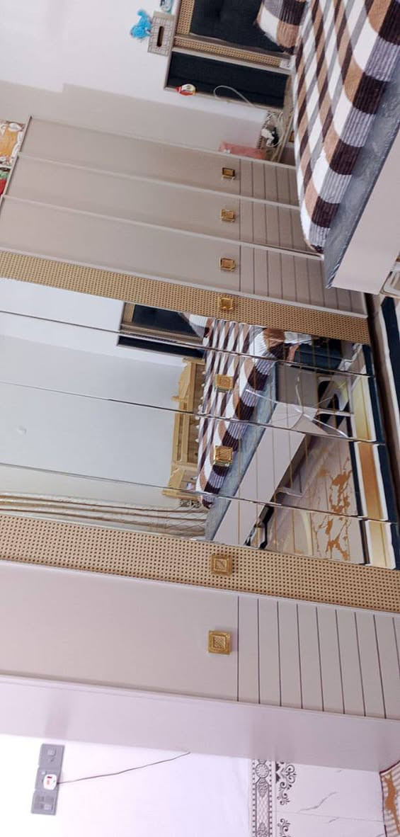 غرفه خشاب عراقي  جديده ونضيفه  زلغ مابيه فقط بس الجامه مفطوره   مامتواجد فيس ***********
