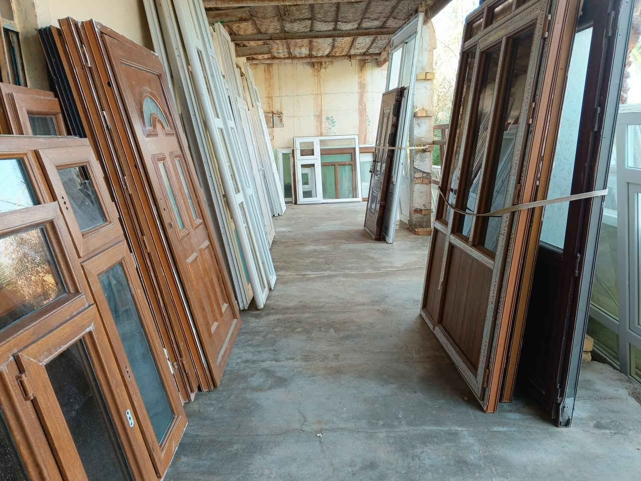 تم وبحمد الله وصول وجبة ابواب وشبابيك بلاستك بي في سي مستعمل بالة شمالي بكافة القياسات للتواصل يرجى الاتصال على *********** ‬‏/‪0775 122 4079‬‏ متوفر واتساب.  او مراسلة الصفحة. الموقع/ طريق الخالص بعقوبة . مدخل قرية البدوانية مقابيل قرية الاسود الصغير
