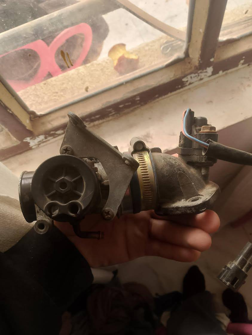 السلام عليكم
جويتر ونوزل رياضي يرهم عل جي تي ار وسكنس فحل 
مكاني مدينة الاستفار ***********
