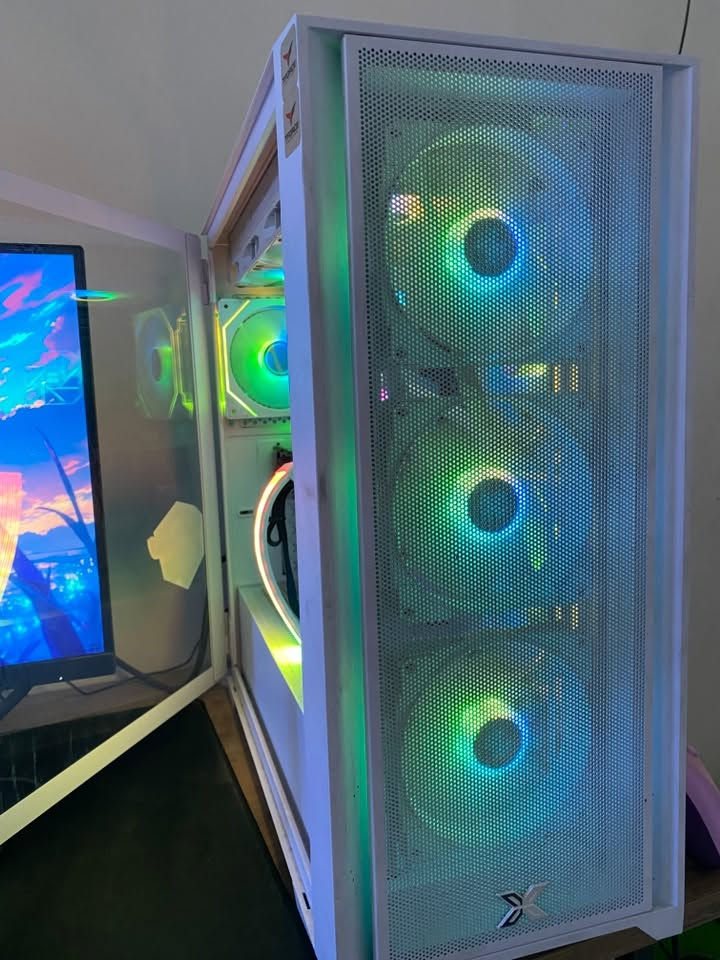 السلام عليكم حاسبة كاملة للبيع
موصفات caseزكماتك
كارت RTX 3070ti
معالج R5 5600x
رامات ddr4 (8*4)32
مذربورد msi B550
بور سبلاي 750 +80برونز
تبريد مائي ثيرميد
هارد عدد 2. كل واحد 1 تيرا
الكيس ثيم ابيض كامل  شي مرتب ومراوح عدد9
ملحقات الحاسبة 
شاشة AOC 27  2k
سماعة اورايمو محيطية 
جوستك كيم سير بنفسجي جديد ستعمال كلش قليل
ماوس كلوريس موديل O-
كيبورد تجاري 
كرسي كيمينك
يوبي اس اونلاين 1kاستعمال كم شهر بتشغيل الحاسبة العاب يطول 15 دقيقة تصفح عادي يطول نص ساعه
 (الحاسبة نضيفه وستعمال قليل بسبب عدم تفرغ)
رايدها بمليونين و100000 وبيها مجال غراضها نضيفها وحاسبه حلوه وماواجهتني اي مشكله بيها مكاني بغداد الجسر الدوار موجود عل فيس واتساب ***********
