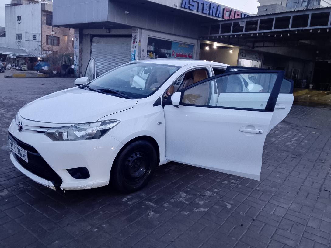 یاریس ٢٠١٥
سپی بەفری
ناوزەد 
شاشە 
مەکینە بچووک 
ڕێکوپێکە 
سێ پارچە بۆیاغ 
113 گەڵاو کەمێک مامەڵە 
سەنەوی بەسەر نەچووە 
*********** السليمانية, العراق
