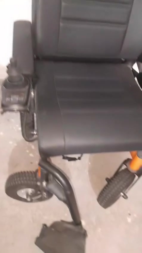 مساء الخير عيوني عندي عربانتين للبيع مامستعملات ابد وحدة عادية والثاني كهربائي جديد مابي اي شي الي يريدهم يراسلني واتساب *********** والعنوان اربيل شقلاوة ناحية حرير الي يريدهم يجي ياخذهم لان ماعندي توصيل
