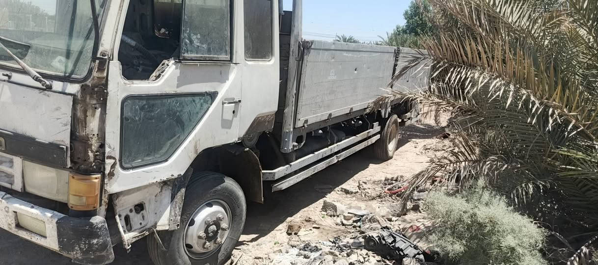 فوسو مربع السياره عاطله الكير منزل يعني عاطل اله تبديل قماره تعبانه مكينه 15عادي بيه بدايت تبخير بم ونوزل جديد تخم تاير جديد شاصي مكفول رقم بصره سنويه لل27 ياله تنفذ السعر ما تتوقعه انتصل خاص ما اجاوب ***********
