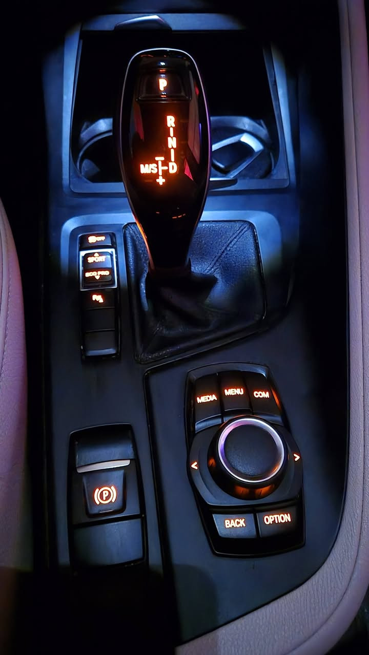 للبيع فقط
BMW ✈️2020🛩
X1 خليجي وكاله العروش ✈️
🇧🇪علق بتم يصلك السعر🇩🇪
***********
