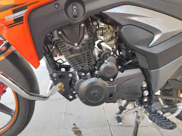 للبيع هاوجي موديل 23 مسجل وكامل لوحات انكليزي دراجه فول نضافه بعدها شركه السعر ١٧ونص مكاني الرمادي الصوفيه الشراي يتصل على الرقم اني مكلف بالنشر ***********.  شكراً
