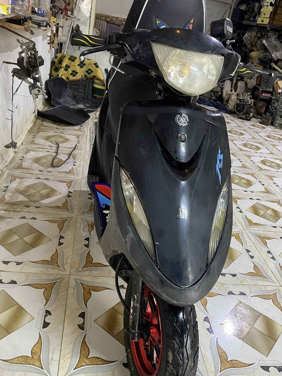 سلام عليكم ماكس عدلة دراجة مال رمبة صار٥اشهر نازلة من رمبة مكينة مكفولة برغي ممفتوح بيها كفرات مختمة نكرة بكل وقت عليها ويالة رياضي صالنصة  واقية رقم كلجً امامي سعرها ٦٥٠ وبيهامجالً حك جيبة مكاني ديالى خالص هبهب ***********
