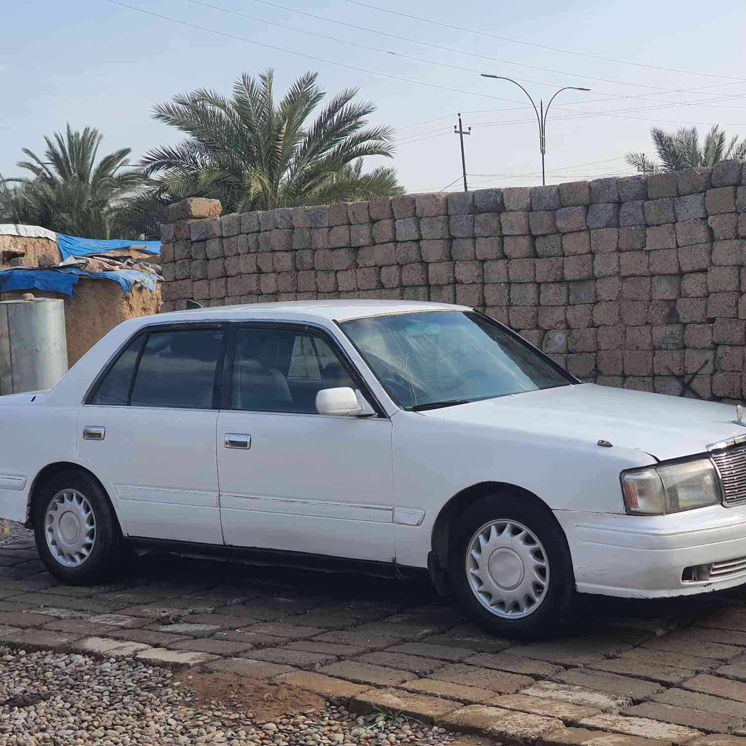 السلام عليكم للبيع راس الثور تكم كير عادي  محرك فيفتي 3000 يسار اصلي تايرات زينات   صدر امامي جديد خلفي يعوزو شقل جوم كرستال السياره كفاله عامه بس ما مسجله ما مگصوص السعر 18ورقه بيها مجال اتصل وتدلل *********** مكان سياره الشرقاط عويجيله ❤️
