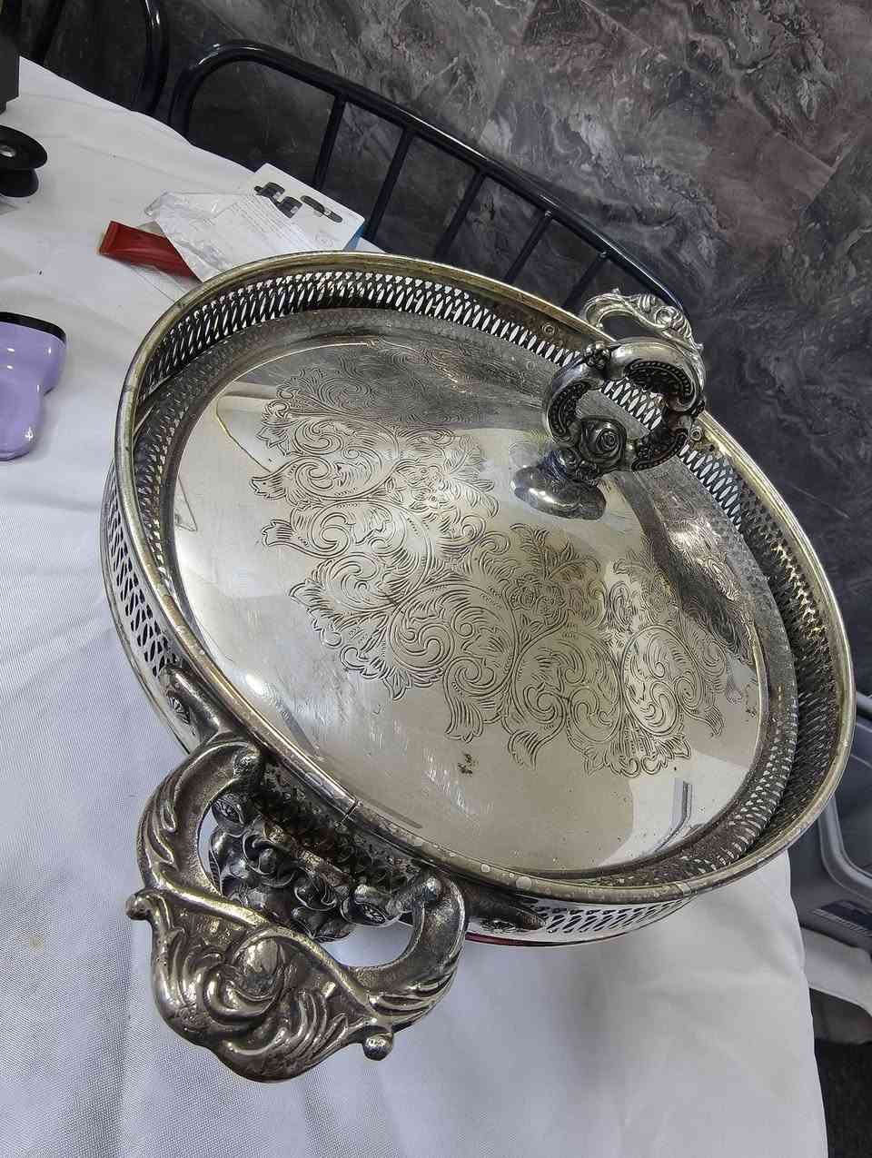 انتيكات اوربيه واكو بيهم مطليات بالفضه للي مهتم بقطعه يراسلني وكل قطعه منشوره بالتفاصيل صور وفديوات


**إذا كنت صاحب هذا الإعلان وتريد حذفه لأي سبب، رجاءا أرسل رسالة إلى الدعم الفني**