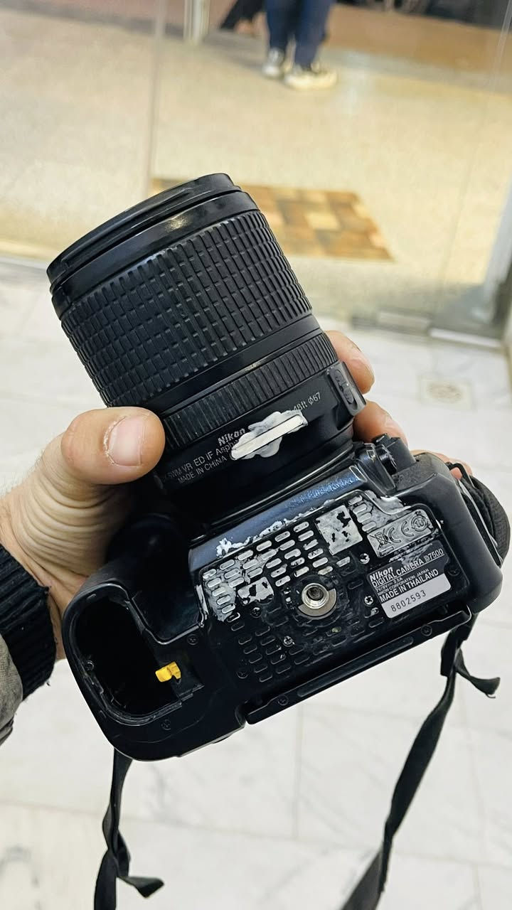 للبيع نيكون 7500 الغنية عن التعريف
نظافه 90% 
السعر (775) الف 
التواصل ***********
