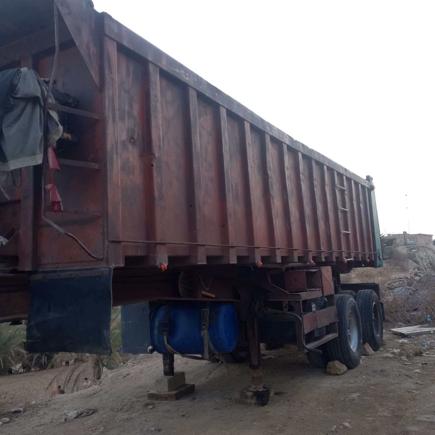 سلام عليكم عربانه لمانيه مجموعه 14 براد دنكير واخد برينه واحد 14 ذرعه 26 ونص  مكفوله كفاله عامه *********** @ ***********
