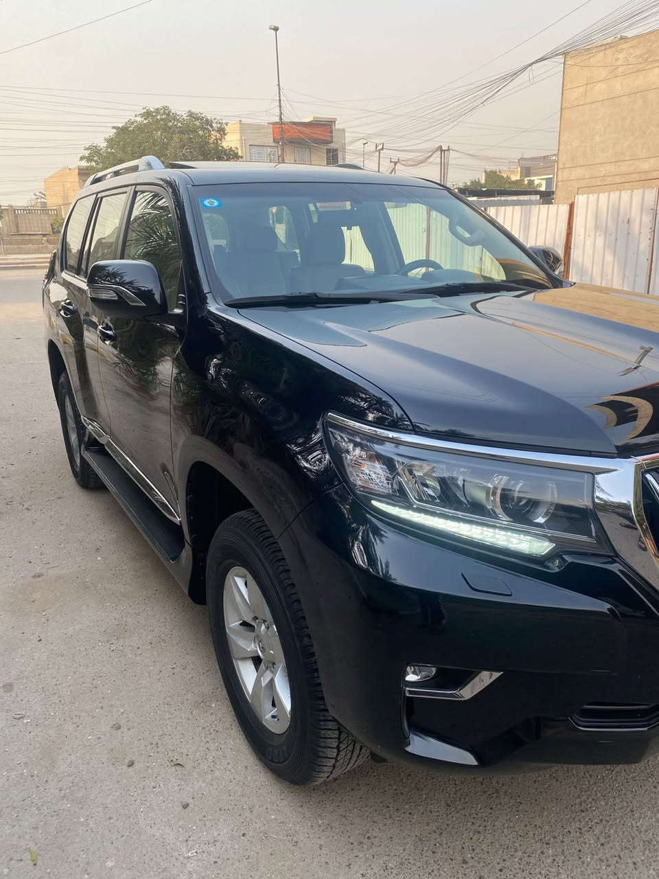 برادو 2018 فول مواصفات TXS وكالة ساز تويوتا العراق
السيارة ع ايد وحدة من الزيرو لليوم وكفالة عامة من الصبغ والفتح والتبديل والبارد والرصعات والشخوط والحالوب والرمل وكلشي كفالة وكير ومكينة وصدر وتبريد كلة بوضع الشركة
السيارة رقم بغداد الجديد باسمي وهزة وسنوية جديدة لغاية 2031 ثاني يوم تحويل وين ميعجبك
السيارة كلش نضيفة ماشية 73000 كم حقيقي وع الفحص وين ميعجبك 
مواصفاتها محرك 6 سلندر 4000 بصمة وتشغيل عن بعد وكراسي جلد وكهرباء الامامية ثنينهن وفتحة سقف وثلاجة ودبل تانكي وهوك خلفي وزراك لايت وحساس دعامية خلفي وشاشة وكاميرا وباقي المواصفات المعروفة 
تخم تاير دنلوب جديد وباتري جديد ودهن وفلاتر وارضيات بلادية وطفاية ومثلث وعدة كاملة وبصمات ثنين 
السيارة مناقصها شي ربع متصرف عليها
اكرر السيارة جديدة ومشي قليل ومكفولة وع ايد وحدة من الزيرو لليوم

مكان السيارة بغداد شارع فلسطين

تليفون *********** وبي واتساب

السعر 39000$ يعني 390 ورقة وبيها مجال
