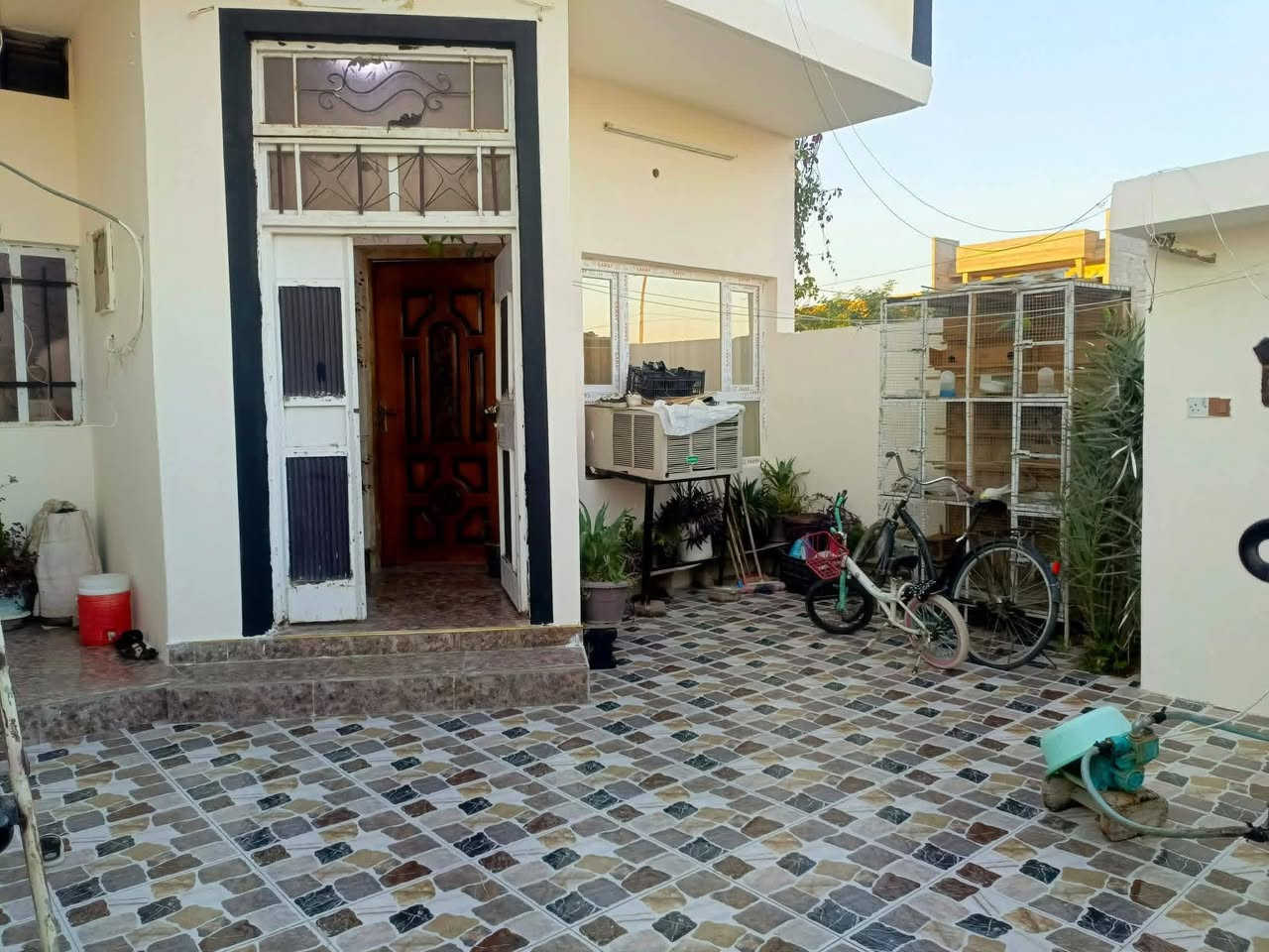 ⚡دار للبيع مساحة 135م واجهة  6و 75سم  طابو صرف  موقع مميز  حي الاسرئ والمفقودين قرب مدرسة الشهيد مروان الجبوري 
يحتوي على غرفتين نوم مع هول واستقبال ومطبخ وصحيات 
مع بيتونة  كبيرة وكراج للسيارة⚡
السعر 120مليون وبي مجال 
للاستفسار الاتصال على الارقام التاليه
***********
***********
او مراجعة مكتب صباح كركوك للعقارات  حي الاسرئ والمفقودين
قرب جامع المعراج نتشرف بزيارتكم
