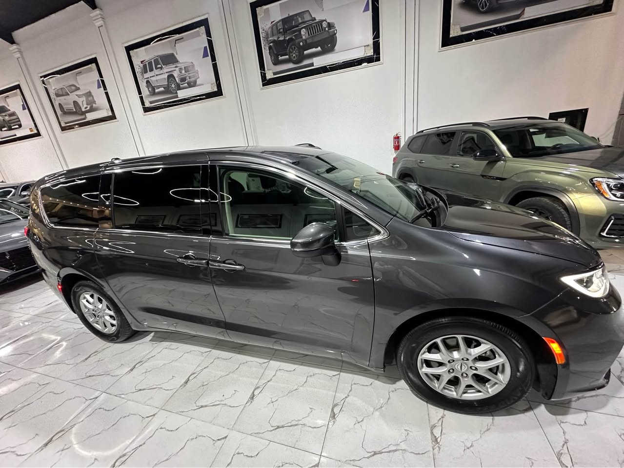 CHRYSLER pasfiga 2023 ✅📦🔥
صبغ بس جملخ سايق او جملخ ورا سايق بدون دواغل شغال
سكان هيتر
كوشن هيتر
ستيرن هيتر
كوشن كاره باي
بابين بصمه
سلندر6
حجم مكينه 3.6
راكب 7
شاشه
كاميره
حساس
رادار
ويل كروم

***********/watsapp📞📞✅ أربيل, العراق
