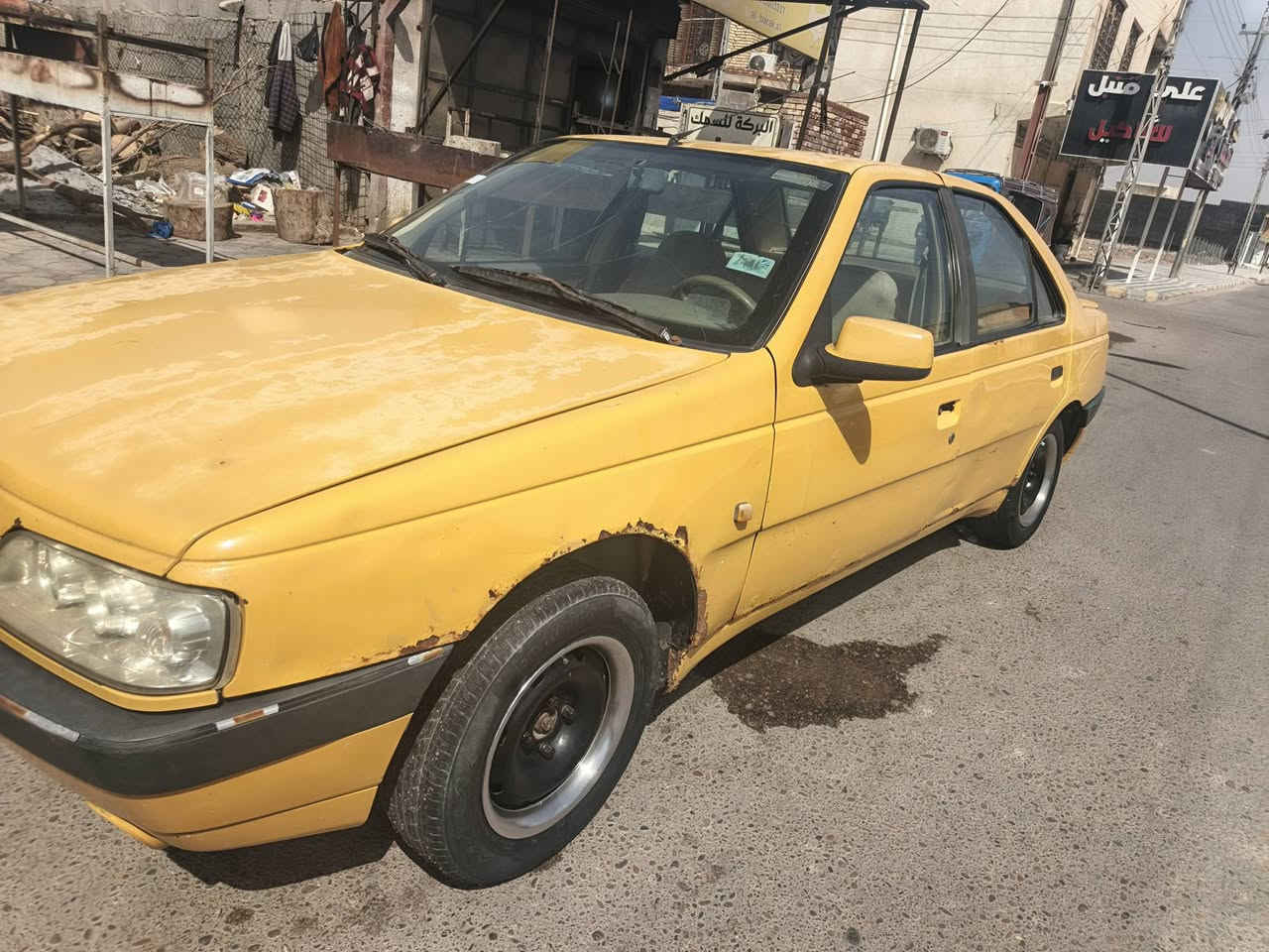 السلام عليكم سياره بيجو موديل ١٦سياره جاهزه وخير من الله سعر ٢٣ورقه اليريده يراسلني و***********
