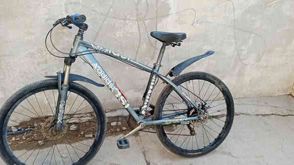 بايسكل للبيع مابي شخط واحد بس بلدي اصلي سعر 120و بي مجال للتواصل *********** واساله فقط
