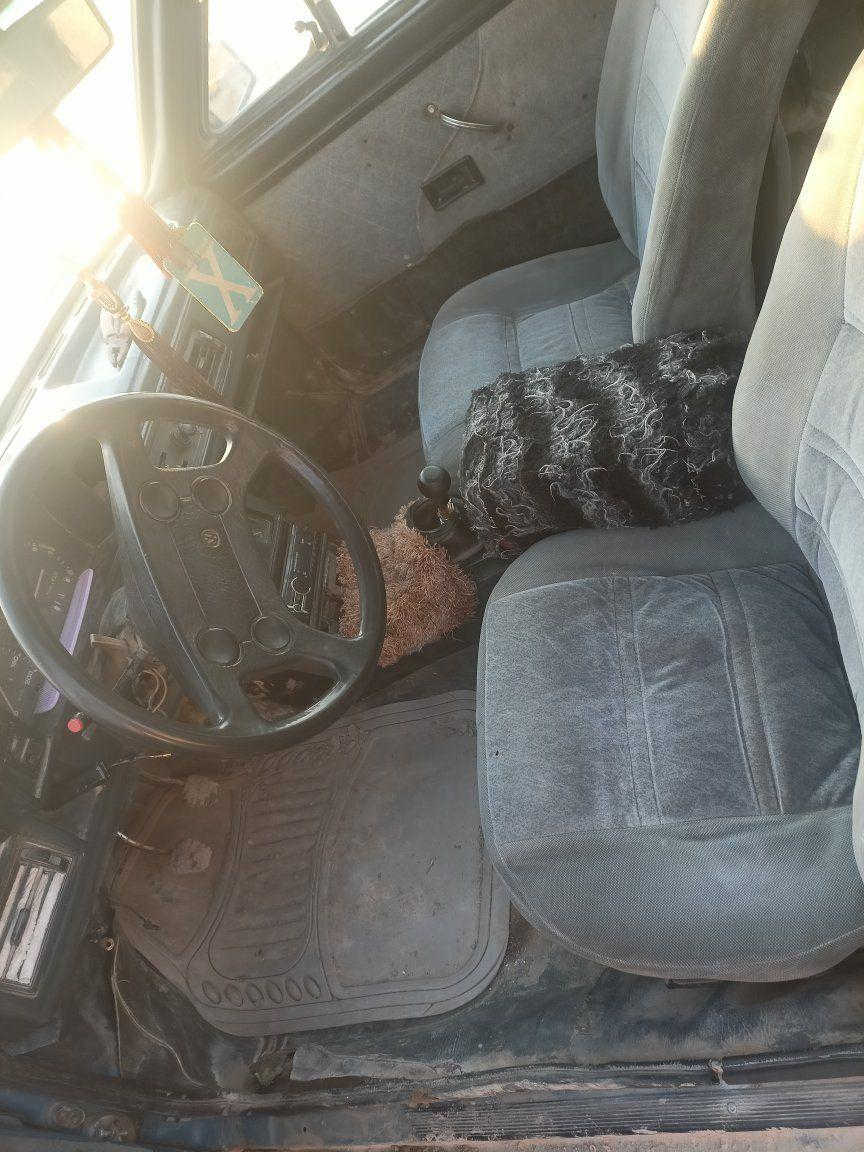 برازيلي موديل 86 رقم ديالى مكينه وكير شرط وايرمنيه شقاله تواير نضاف طخم نضيف وشرط التحويل السعر 10 وبي مجال قليل والمو شراي لا يخابر 
***********
*********** موصل, نينوى
