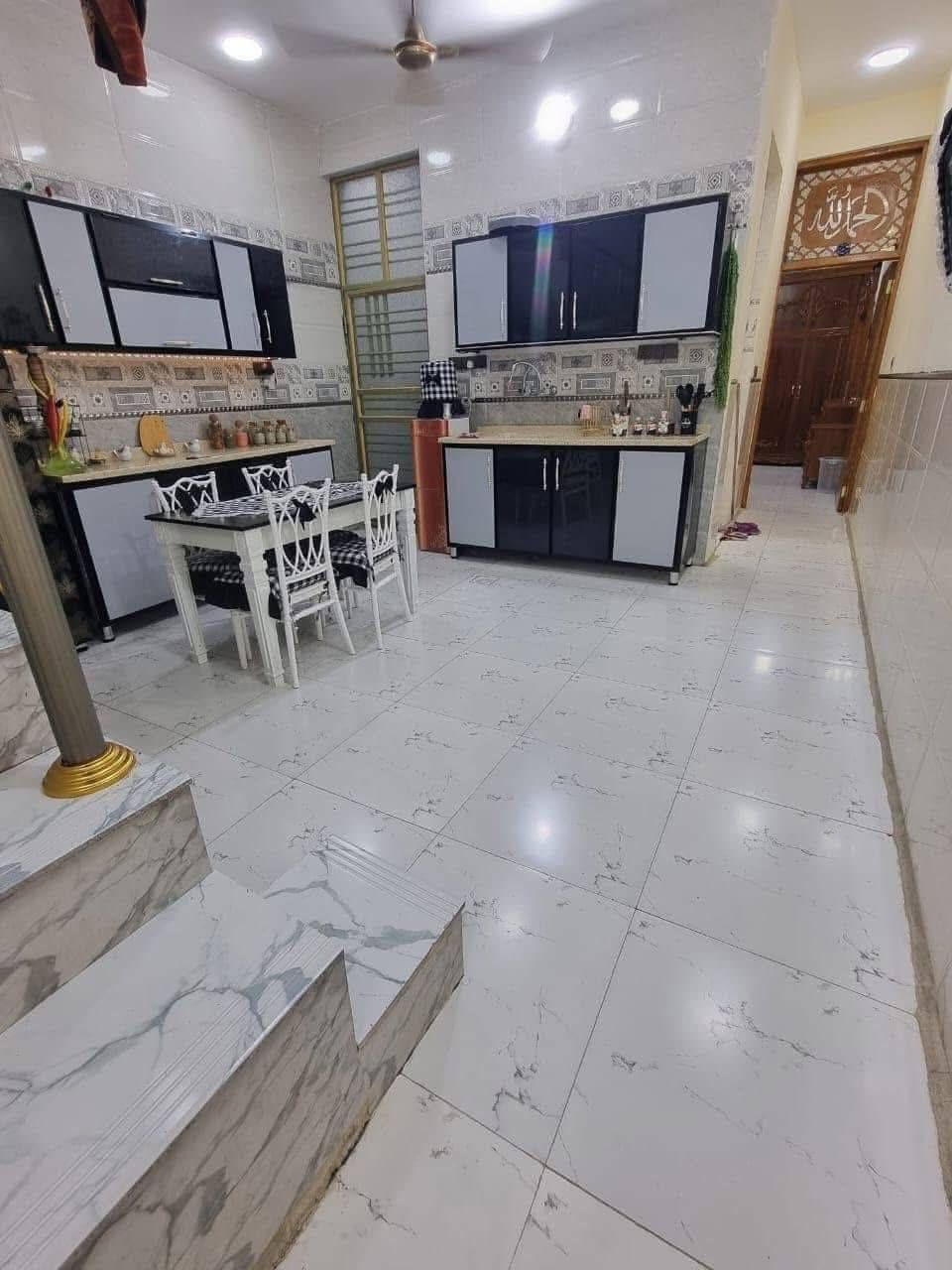 منزل لبيع // مساحه(100)
بيت بناء حديث 
بيت ما ناقصه اي شيء

(خدمات) متوفره ما ناقصه اي شي 
بتقاطع مال علي الاسمر حي اور  استفسار اكثر  الاتصال. ***********
ًاو واتساب مامتواجد ع فيس خاص فقط واتساب وتصال
