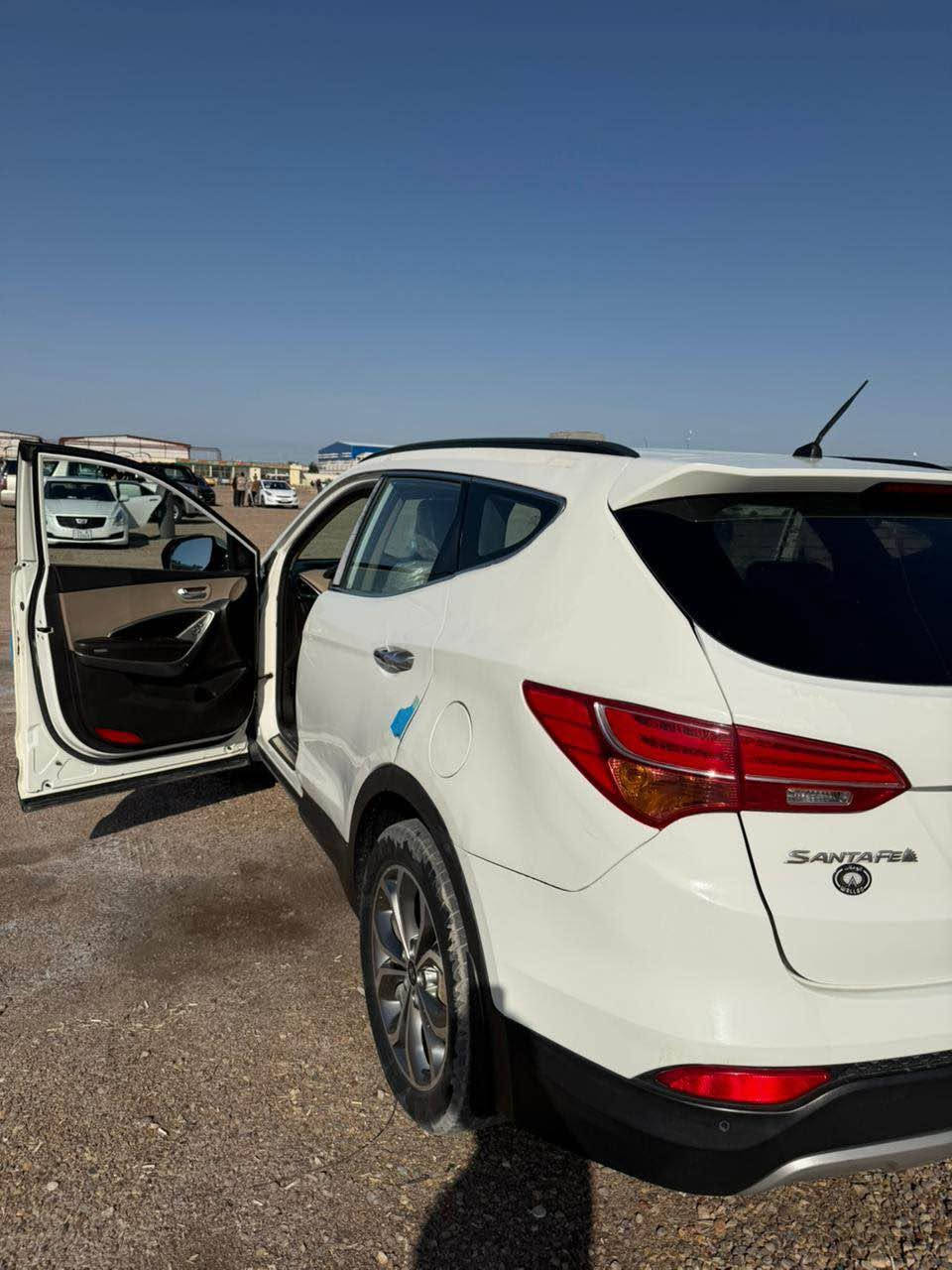 سنتافي 2015 خليجي 6 سلندر 3600 كير ومحرك كفاله السياره مبدل بيها قطعتين باب ومدكر والمدكر الخلفي بيه ضربه ومصلح حدايه وتخم تاير نضيفات كلش التبريد ثلج ❄️  3 قطع جاهزه من كلشي باقي التفاصيل بالسونار وي الصور السعر 135 وبيه مجال للشراي للاستفسار اكثر لاتصال *********** البصرة, العراق
