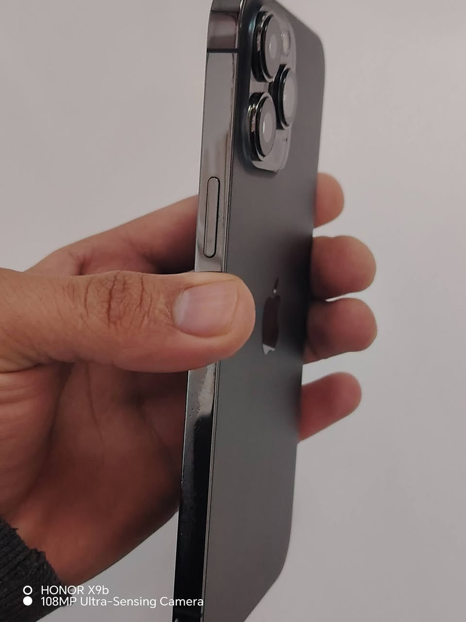 سلام علیکم ایفون  13 بروماکس  مکفول وتر بروف
ذاکرە   256 خط واحد  بطاریە  86 بلادی 
  بس بی هایل فطر صغیر بلظهر 
  سعر  625 الف  قفل   اقل مایرهم    
***********  واتساب
