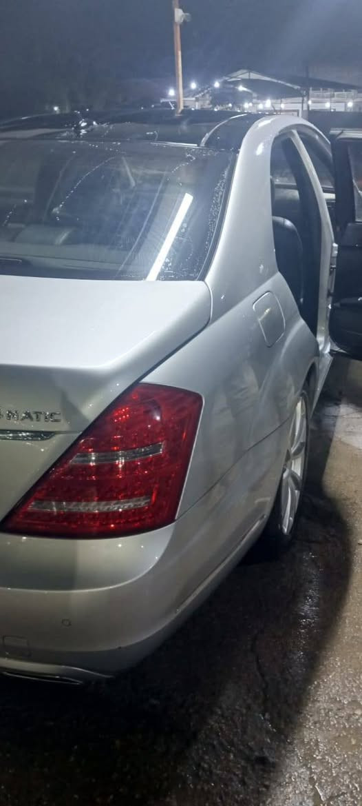 مرسيدس 2012 رئاسي باب طويل دخول جديد بدون ضرر s500رقم هاتف *********** وتساب سعر 120
