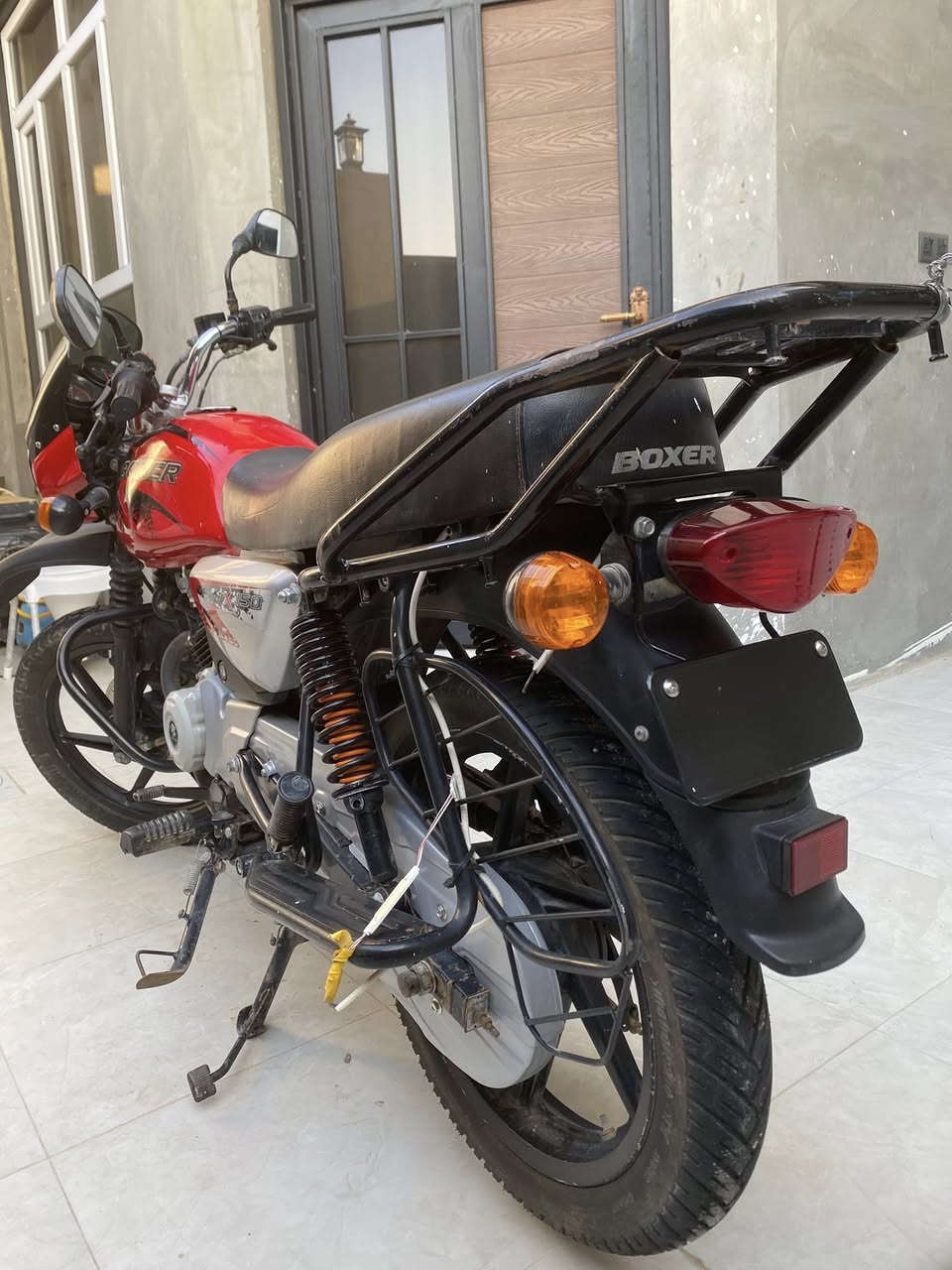 السلام عليكم
بوكسر جبلي موديل 2021 
دراجة نظيفة جداً من الوكالة لحد الان عندي واوراقها كاملة (بدون رقم)
(مكينة مفتوحة) بغراض اصلية وكالة وكل نقص ما بيها جماعة التوصيل راح تفيدكم هاي كلش
السعر مليون و300 وبيها مجال
مكاني بابل
*********** متوفر واتساب
