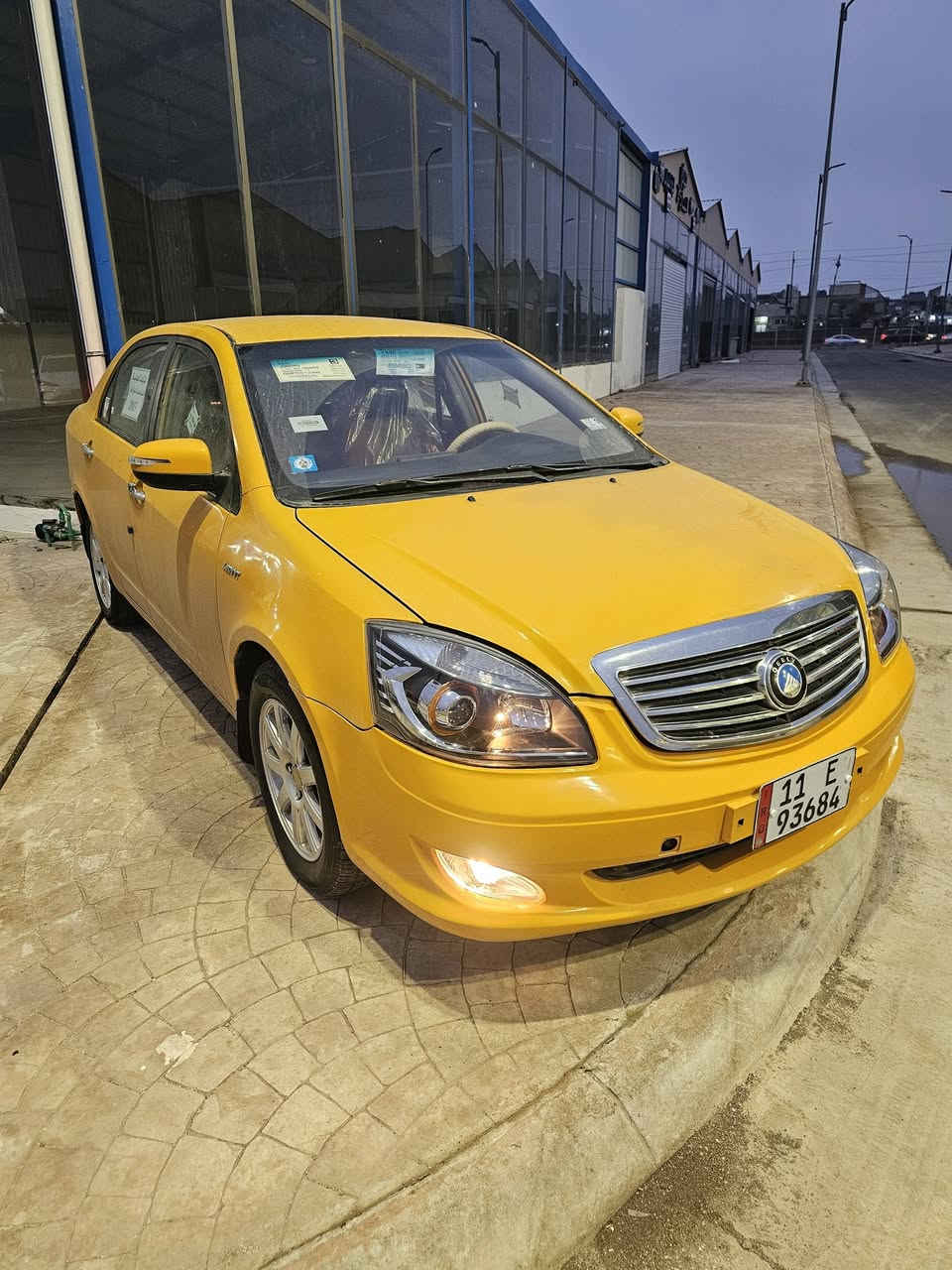 سلام عليكم عندي جيلي موبل سياره مكينة جديد صدر جديد تخم تاير سنوية جديدة السعر 53 ورقة موديل 2013  اوتوماتيك بية مكانات صبغ تليفون *********** بغداد مدينة الصدر الاورفلي
