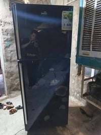 ثلاجة حجم 22قدم مستخدمة تخبل تجميد مثل ما واضح بالصورة تجميد فول  ما ب...