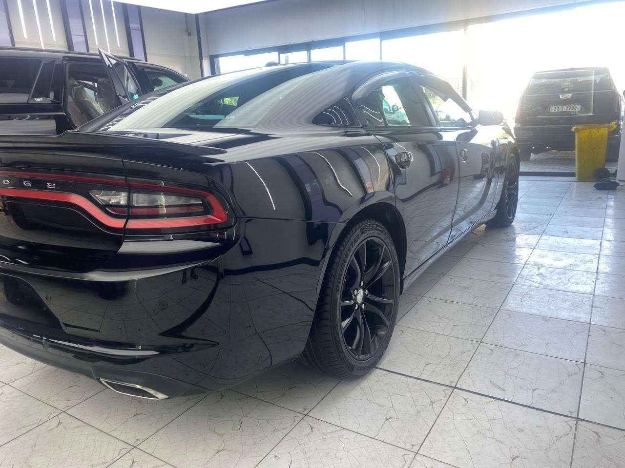 للبيع دودج تشارجر SXT موديل 2022

* الموديل: 2022
* الفئة: SXT
* الممشى: 40,000 الف
* اللون: (اسود)
* وارد: (أمريكي //
* المحرك: 6 سلندر 3.6 لتر
* ناقل الحركة: أوتوماتيك
* السيارة بحالة جيدة جداً وما تحتاج أي مصروف.

المواصفات:

* شاشة وسطية
* كاميرا خلفية
* تشغيل بصمة
* مثبت سرعة
* تحكم بالمقود

للاستفسار: (***********)
