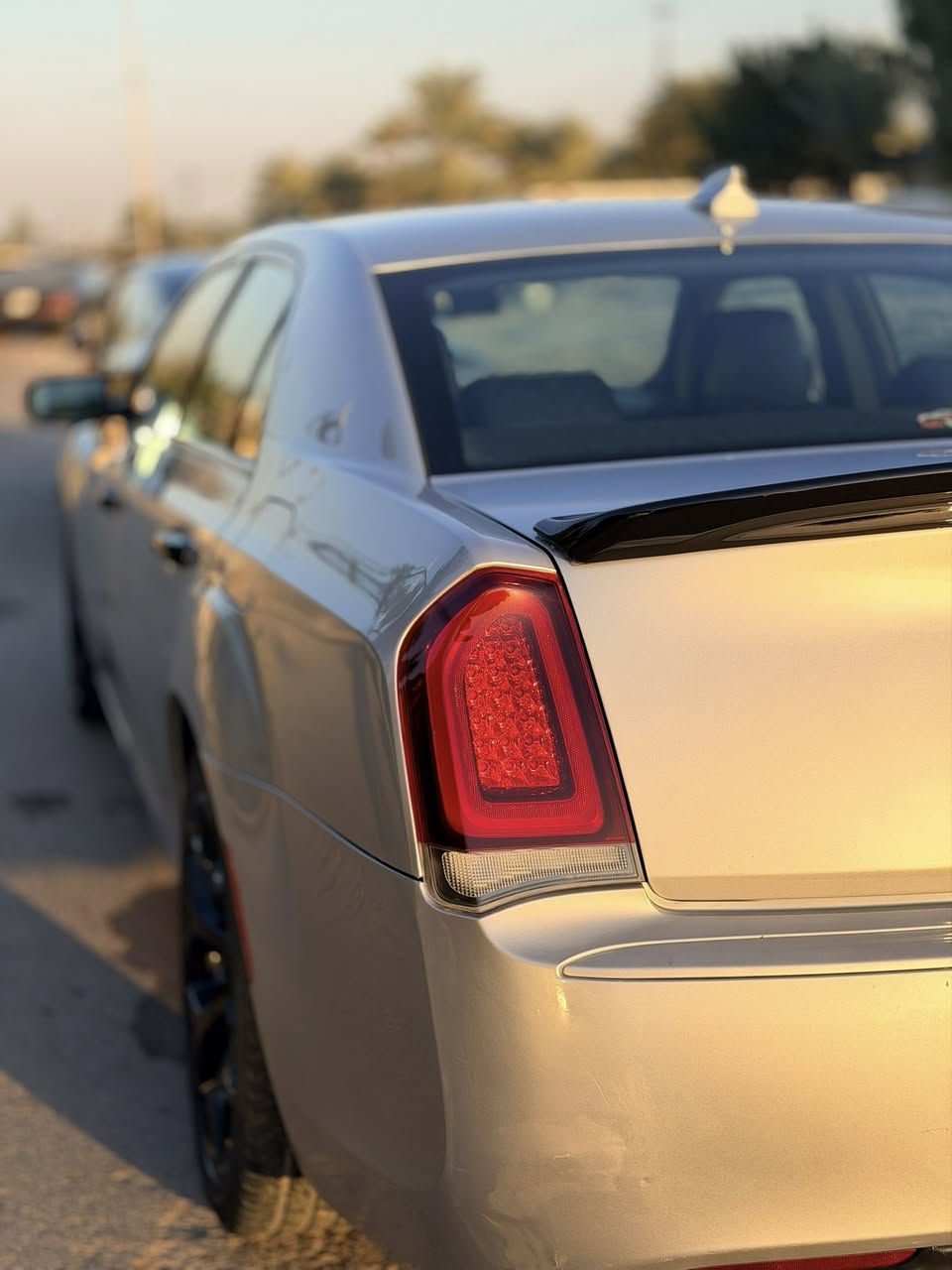 السلام عليكم 
اوباما s
2020 موديل اصل وفصل
السيارة جديده بل كارتون 
(بدون ايرباك)
بيه قطعه صبغ فقط جاملغ ايسر امامي
وداير جاملغ خلفي بيه تكحيل كارت
مكينه كير صدر كهربائيات مكفوله
داخله جديد ١٠٠٪؜
سعره ٢٣٠ 
ورقه مال بيع او مراوس
للاستفسار 
*********** واتس
بغداد
