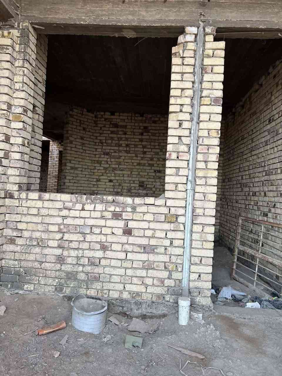 دار هيكل البيع  /🚩 

دار هيكل البيع طابو صرف المساحة 200 متر /

كونكريت مسلح بناء حديث / 🏗️

طابق واحد /✨ 

العنوان حي العسكري الأول /
 مقابيل حي الحضارة /

واجهه البيت على ساحه / 🏞️ 

علمن الهيكل مسقف بس تشطيب /🧱 

الواجهة 10 النزال 20 /

كراج سياره كبير /
استقبال كبيره /
صاله مطبخ حار بارد /
غرفه نوم عدد 2 /
صحيات داخليه وخارجيه /
 
تسيس مجاري ماء  /💦 

مراجعة مكتب قصر الباشا للعقار /🚩 

العنوان المكتب شارع أسواق طيبه /🚩 
مجاور أسواق دجله /

مكتب احمد الشمري للأستثمار وتطوير/🏗️ 
العقاري /🛂 

⏰ الاشتراك متابعه 🚩 الصفحه /👉

🛑 تجدون أكثر العروض /👌

الاتصال على الرقام التاليه /☎️

( *********** ) 👉

( *********** ) 👉

-----------------------------------------------------------
