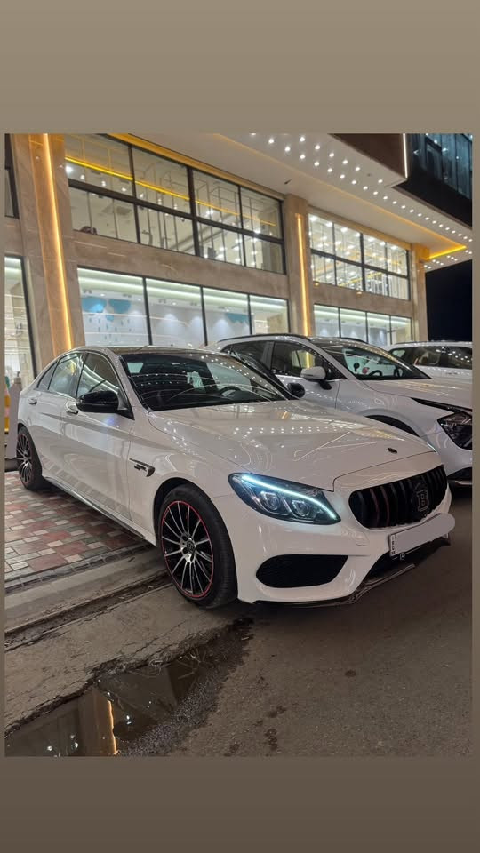 الموديل 2017 AMG نضيفه جداً
كلين تايتل فقط  صبغ شبر بل جاملغ الايسر 
فول مواصفات 1/1 سبشل اوردر من امريكا 
ماشية 64الف
السعر 203$شدتين وثلاث اوراق 
بانوراما 
دبل ماوس 
شاشه كبيره اوردر من الشركه C63
كامره خلفيه دواره 
كشنات كهرباء خزن ميموري
كشنات تدفئه 
علامات ترحيب أبواب 
رادار امامي 
نقطه عمياء 
بصمة تشغيل 
لايتات زينون ديناميك
وياله AMGبلاديه اصليه 
استيرن تدفئه كهرباء 
صعود ونزل للستيرن تلقائي عند تشغل سياره 
نظام Auto hold 
مري قلاب عند رجوع
أبواب ترحيب
بصمه 
مري شفط 
مري كهربائي  
بعد بيها هواي مواصفات 
السيارة عليها كت برابوس مرتب بدون صبغ ولا اي شي

السيارة مو سعرها بس بيع مستعجل

مسويلها ادامه كامله للسياره و صدر كامل جديد و دهن وفلاتر كامله جديدة وباتري ونوزلات ودسكات امامي خلفي جدد وفيت بم وبوليش وحمام للداخل وتنضيف الغرفة الاحتراق كامله من كل النواحي

عنوان السيارة بغداد المنصور   
 ***********

