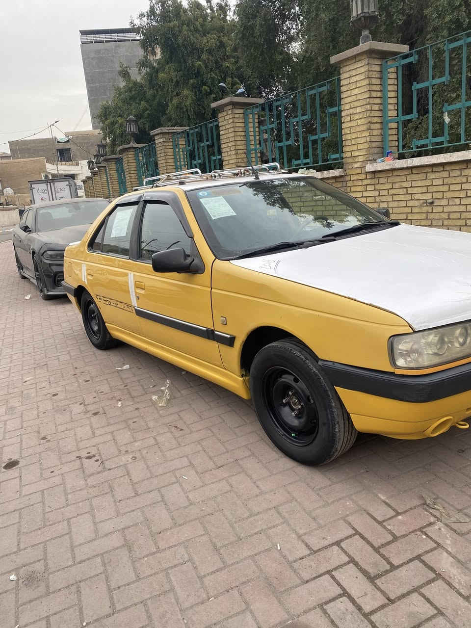 سلام عليكم للبيع بيجو اكد موديل 2016ااسياره مكينه كير جدد مبدل صرلهن شهر بيه جاملغ خلفي معمر او الجملغات لاماميه بدلتهن من اشتريته لانو جانن مطخطخات او محلوات جبتلهن من الشركه رقم بغداد باسمي تحويل مباشر الرقم الماني بيه منضومت زنون او دمام رايده ٤٠او بيه مجال شي بصيط مكان السياره لاعظميه مقبرت الملك هذه رقمي ***********هـ
