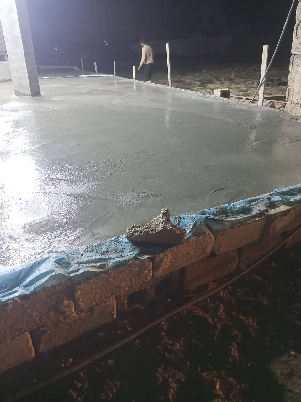 سلام عليكم كادر خباطه صب شغل نضيف واسعار مناسبه سكف ارضيات بيتونات دنك رباط جعب بيجات درج رفت بتلو شغلي بغداد رغمي ***********
