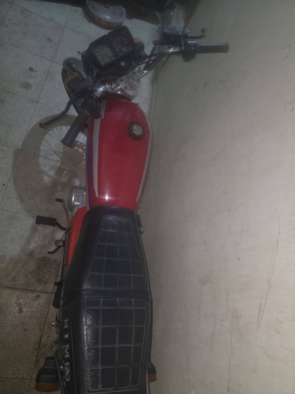 السلام عليكم شباب 
دراجه للبيع ميديل ٢٠٢٤ امتياز صيني 
شوف الصورة والحقيقه تمام السعر مليون دينار
وبيه مجال اوراق من وكيل حتى على رقم بيه تقديم إقرار  رقم الهاتف *********** ميسان
