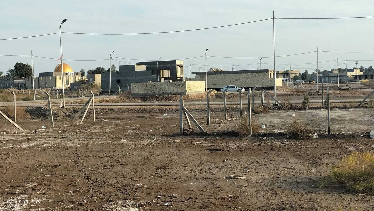 السلام عليك توجد لديه قطعه للبيع للبيع المساحه 200متر الواجهة 10ونزال 20 خدمات كامله ماء كهرباء ونادره اليليه وتبليط شوارع مركز صحي صيدليه أسواق المكان بابل حله ورديه داخل يم علي ابن الحسن المثنى تبعد عن المركز 5دقايق وعليه خط كيات تقسيم جديد وبيه بناء السعر امناسب ويوجد معمل غاز يمه الاستفسار اكثر الاتصال على الرقم *********** طابو سند 25 تحويل مباشر بسم المشتري
