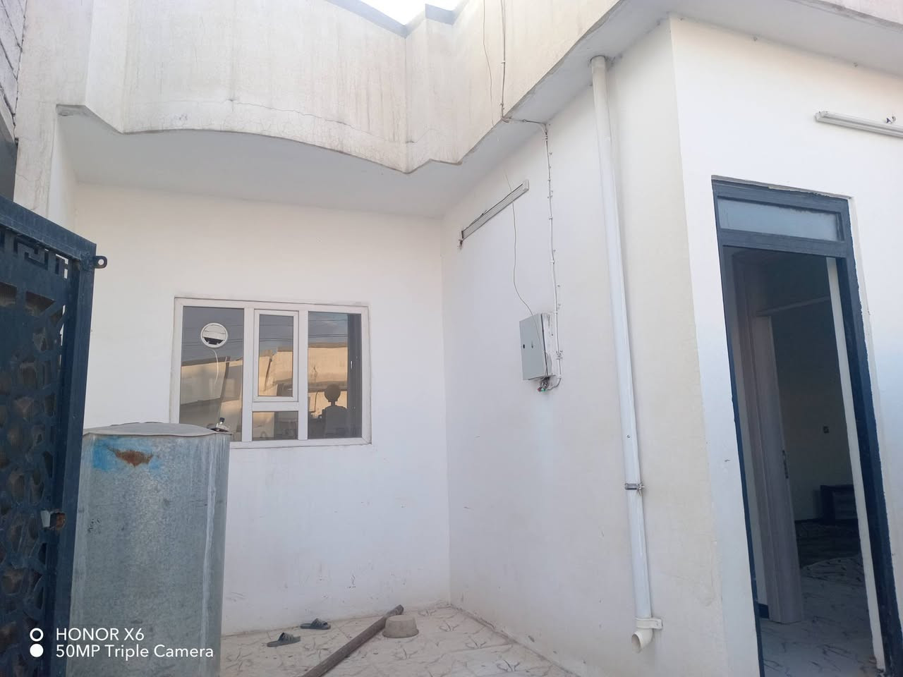 رقم الاعلان 2347
#دارللبيع 95م مربع
كركوك بنجاعلي خلف المستوصف
#مكونات (غرفة نوم مطبخ استقبال وصحيات وكراج سيارة)
فول خدمات
فرع تبليط
فول سيراميك
نظام دكت
قريب من سوق
#سعر 34مليون و بي مجال
☎️*********** واتساب
☎️*********** فايب
#مكتب_ازاد_للعقار
